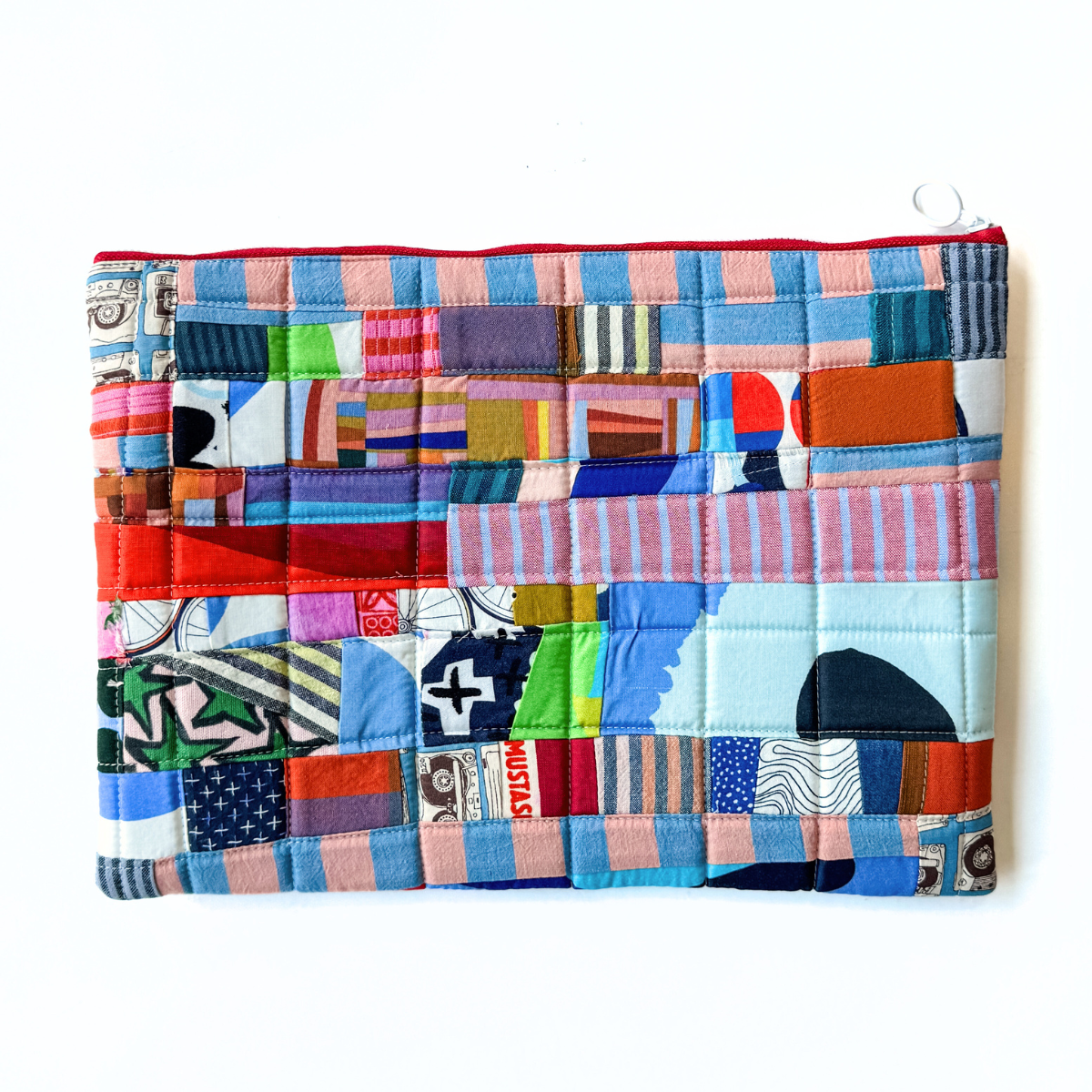 Zero-waste Laptop Sleeve - Hiding